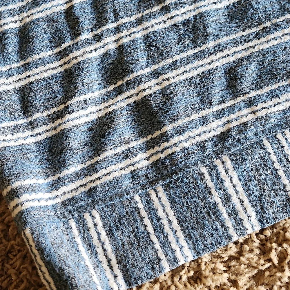 Chico's womans size 1 blue and white stripe casual shirt - Picture 5 of 7